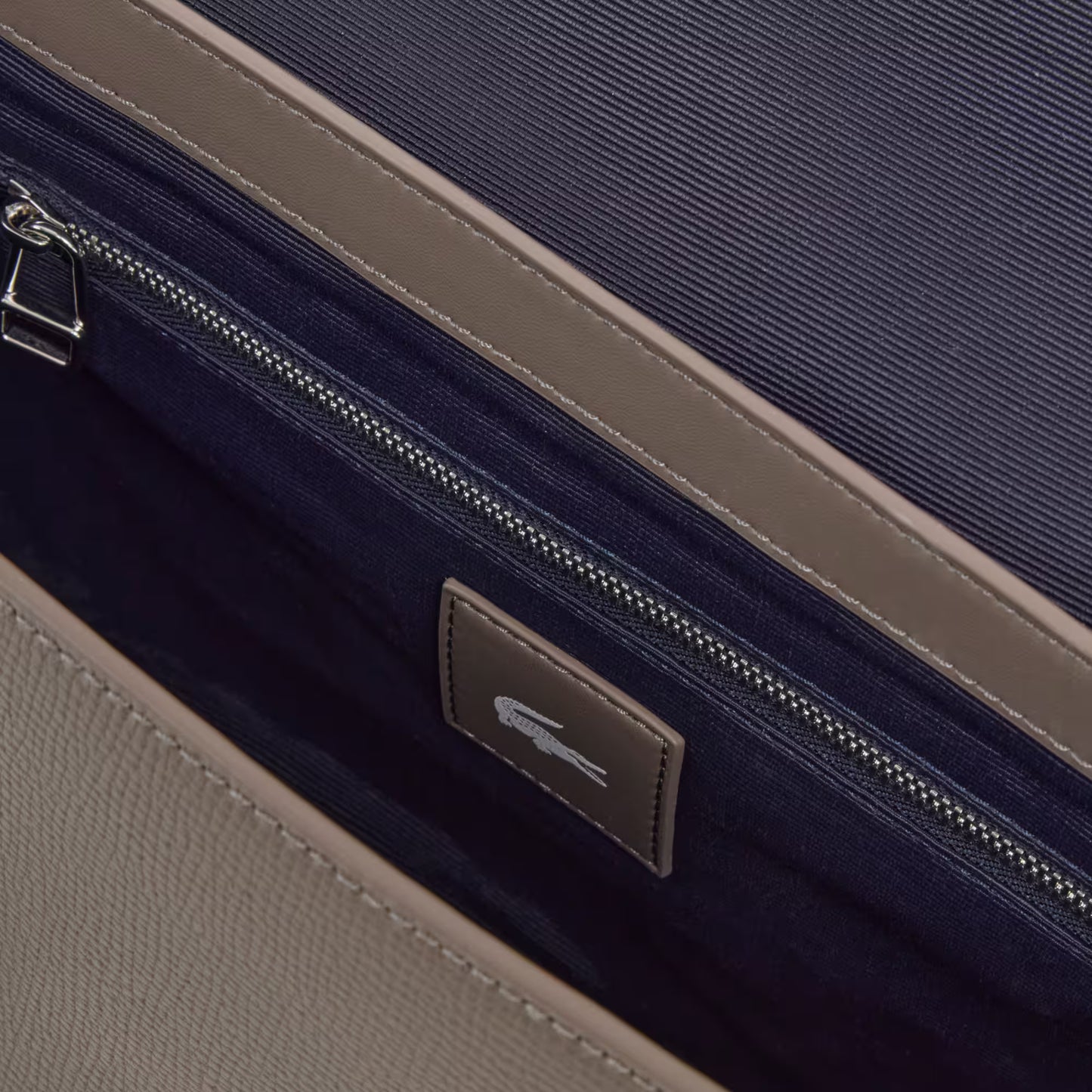 Sac à bandoulière en cuir Ossian Flap Close