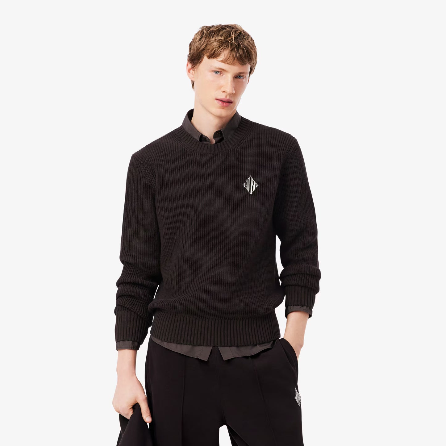 Pull en tricot côtelé perlé avec badge